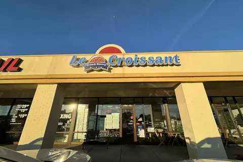 Suburbs Patisserie photo 1